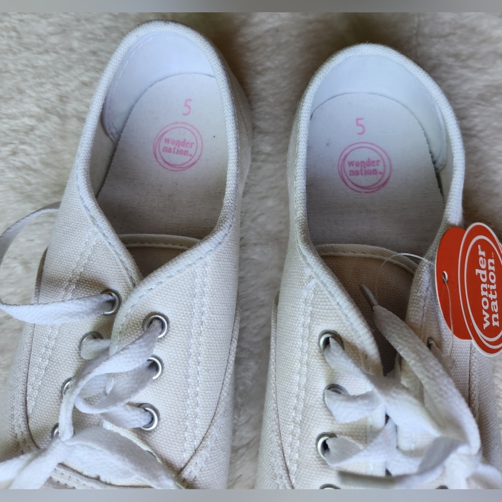 NWT Wonder Nation White Kids Sneakers Low-Top Canvas - Picture 2 of 4